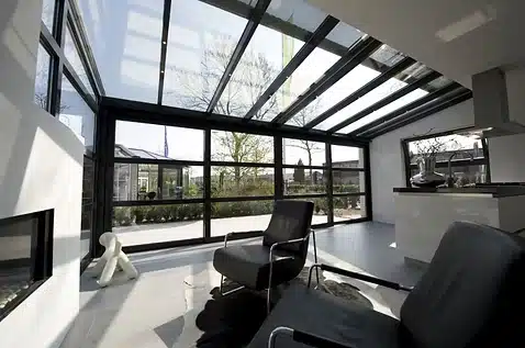 glazen uitbouw met warmtewerende folie