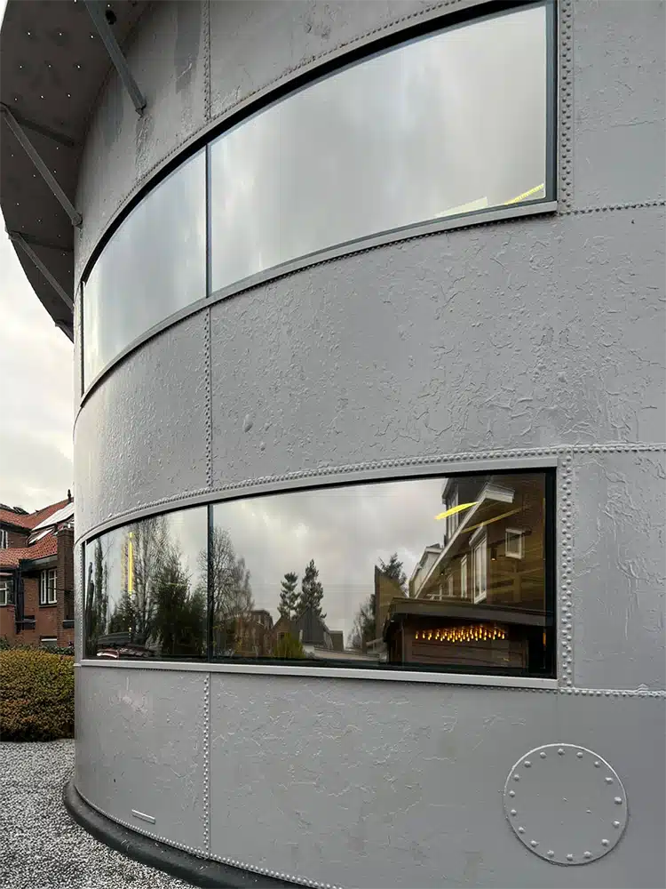 kantoor met spiegelfolie